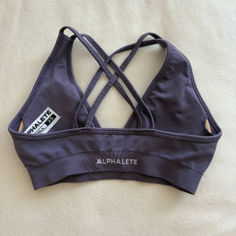 Alphalete Deep V bra - Picture 5 of 6